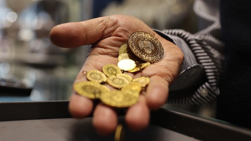 Altın, haftaya rekorla başladı
