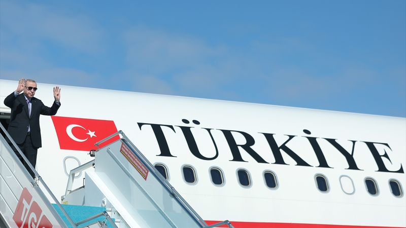 Gazze zirvesi öncesi havada hareketli anlar: Cumhurbaşkanı Erdoğan'ın uçağı pisti pas geçti