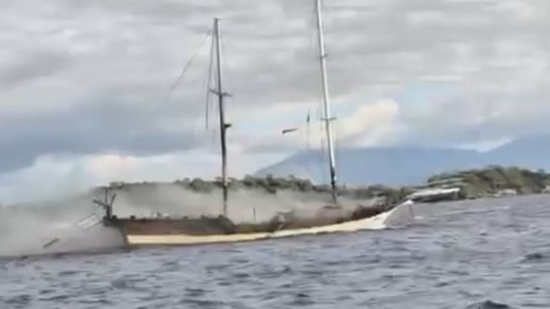 Muğla'da gulet teknede yangın paniği