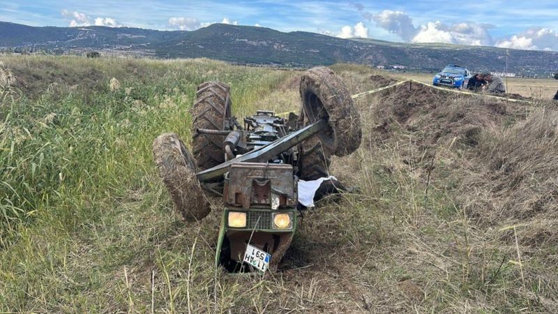 Bilecik'te devrilen traktörün altında kalan yaşlı adam öldü