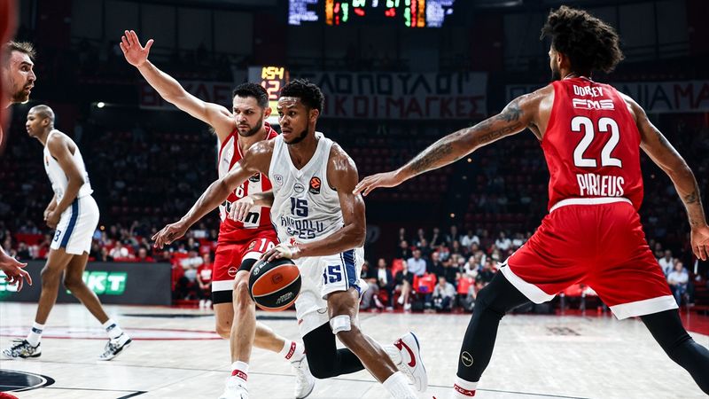 Anadolu Efes, Olympiakos deplasmanında kazandı