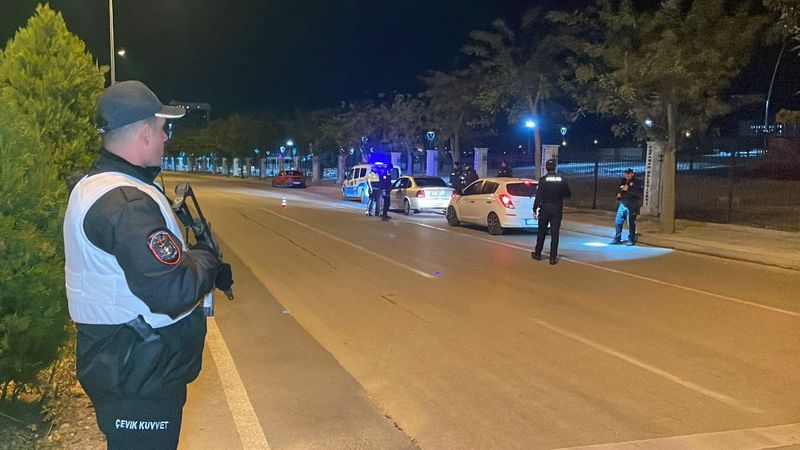 Karaman polisinden kent merkezinde 'şok' asayiş uygulaması