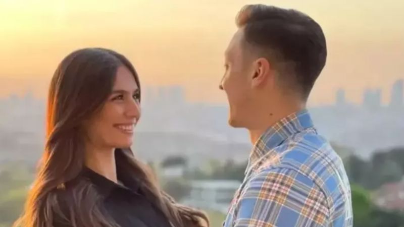 Mesut Özil'in eşi Amine Gülşe kariyeriyle ilgili çıkan iddiaları yalanladı: 