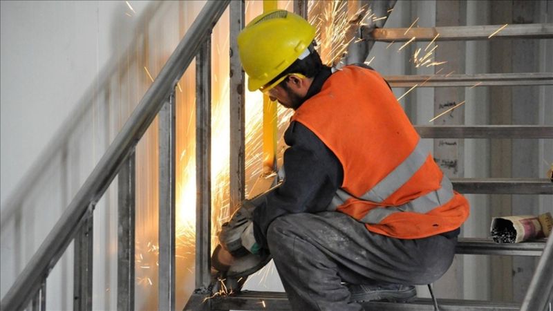 Ücretli çalışan sayısı yıllık yüzde1,2 arttı