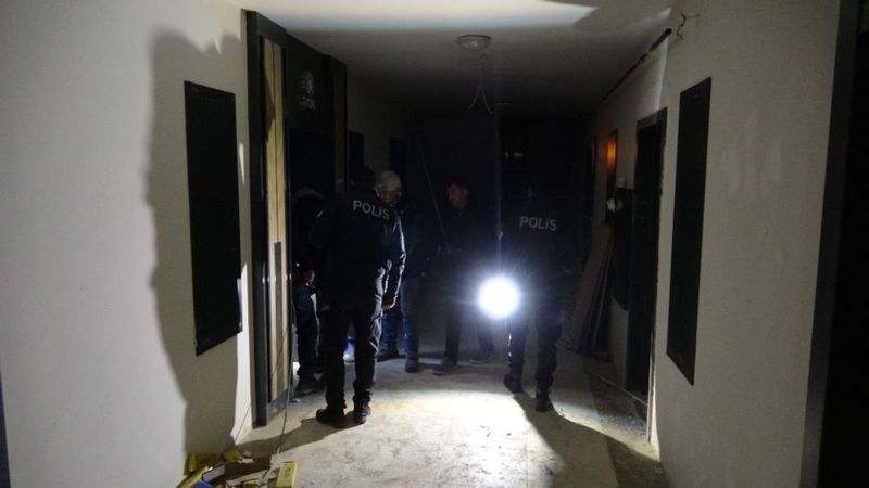 Malatya'da asansör boşluğuna düşen işçi yaşam savaşı veriyor