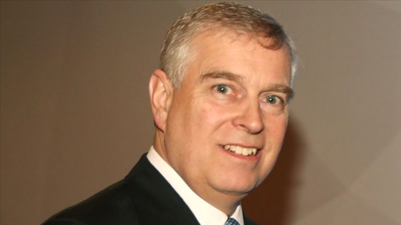 Prens Andrew kraliyet ünvanlarından vazgeçti