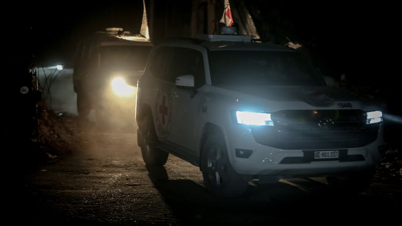 Kassam Tugayları, İki İsrailli esirin cesedini teslim daha teslim etti