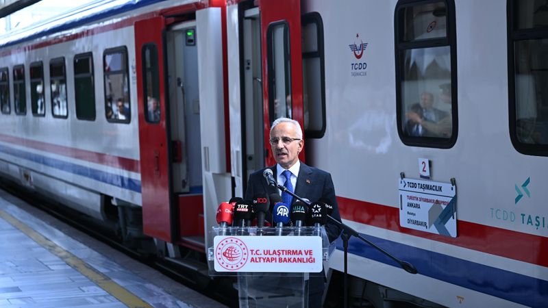 Abdulkadir Uraloğlu: 30 bin öğrencimize hemzemin geçitlerde uyulması gereken kuralları gösterdik