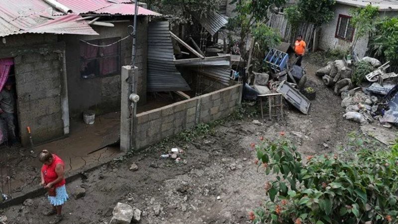 Meksika'da sel felaketi: Can kaybı sayısı 76'ya yükseldi