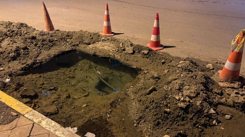 Iğdır’da patlayan su borusu, bir aydır tamir edilmedi