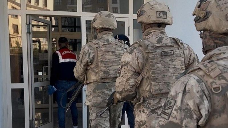 Çorum merkezli 3 ilde çocuklara bomba eğitimi veren şahıslara operasyon