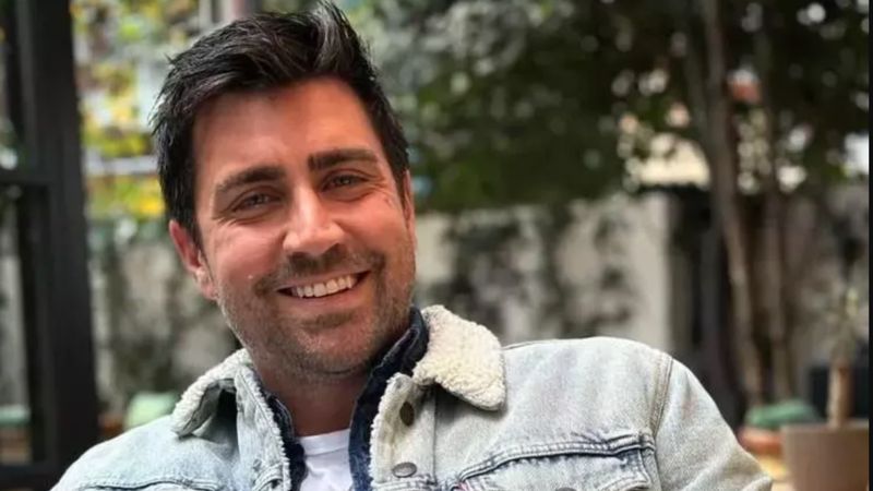 Bornozlu fotoğrafıyla gündem oldu! Çağlar Ertuğrul'dan açıklama geldi