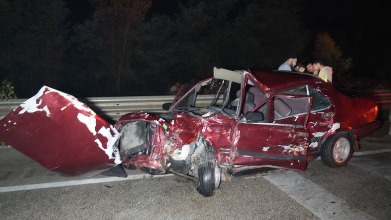 Kastamonu’da zincirleme trafik kazası: Tofaş hurdaya döndü