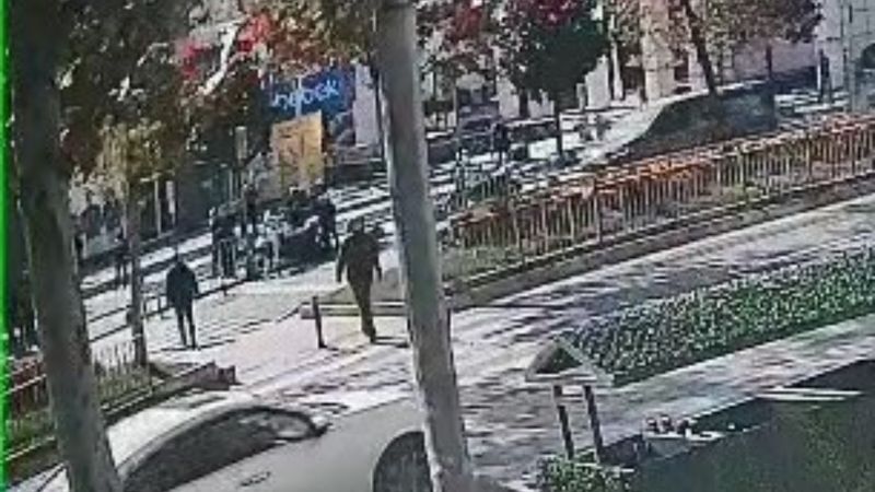 İstanbul'da yolun karşısına geçerken cipin çarptığı yaya hayatını kaybetti