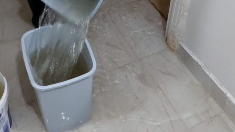 Fatih’te sağanak yağış etkili oldu: Zemin kattaki daireleri su bastı