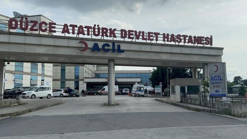 Düzce'de iki motosiklet çarpıştı: 3 yaralı