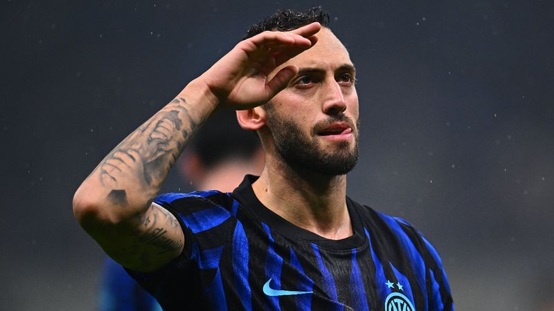 Hakan Çalhanoğlu yıldızlaştı: Inter sahasında Fiorentina'yı rahat geçti