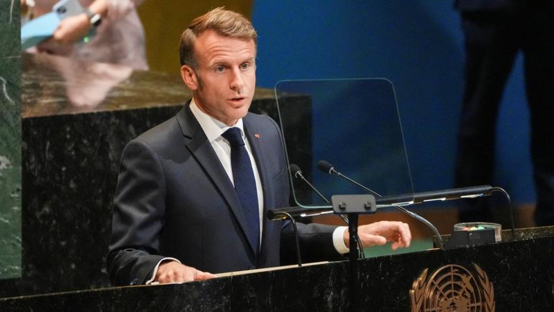 Macron’un halk desteği rekor düzeyde düştü