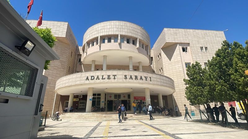 Şanlıurfa'da ilkokul öğrencisinin yüzünde sigara söndüren temizlikçi tutuklandı