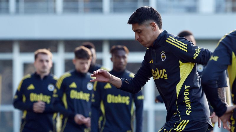 Fenerbahçe, derbi öncesi kampa girdi