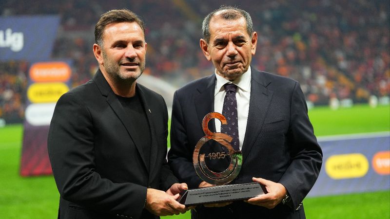 Galatasaray'dan Okan Buruk'a 100. galibiyet plaketi!