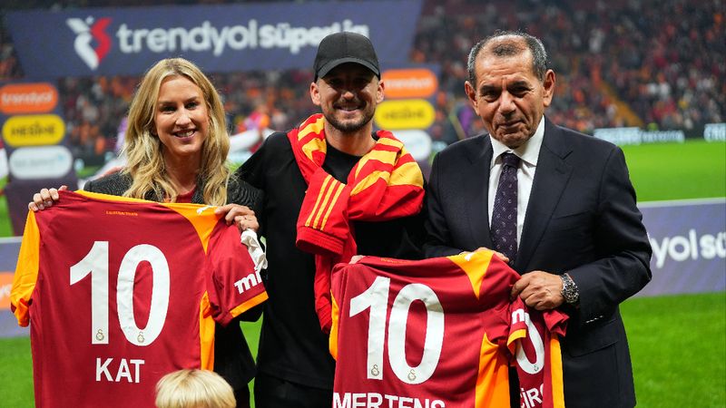Dries Mertens ve ailesi, Galatasaray - Trabzonspor maçında