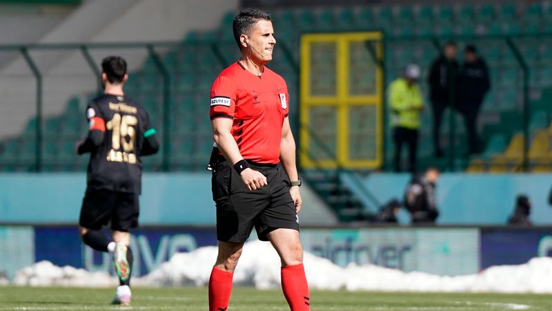 Beşiktaş - Fenerbahçe derbisinin VAR'ı Sarper Barış Saka!