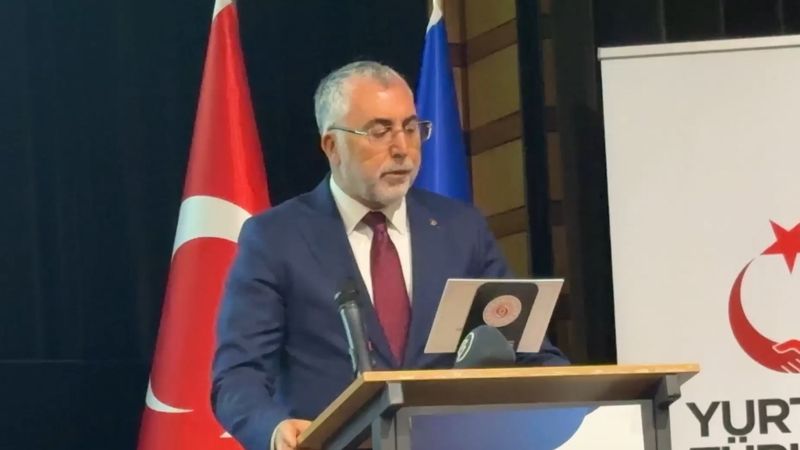 Vedat Işıkhan'dan gurbette yaşayan Türkler için SGK açıklaması