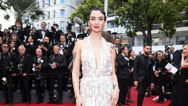 Aşk karelerine kısa bir mola! Birce Akalay'dan aile paylaşımı geldi