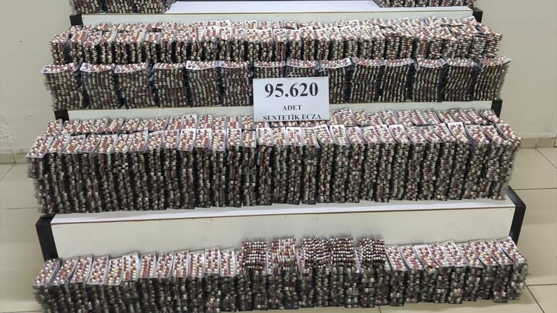 Balıkesir’de narkotik baskını: 95 bin 620 uyuşturucu hap ele geçirildi