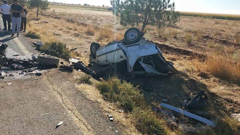 Mardin'de iki otomobil çarpıştı: 6 yaralı