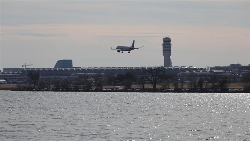 ABD'de yolcu uçağına bomba ihbarı yapıldı: Uçuşlar durduruldu