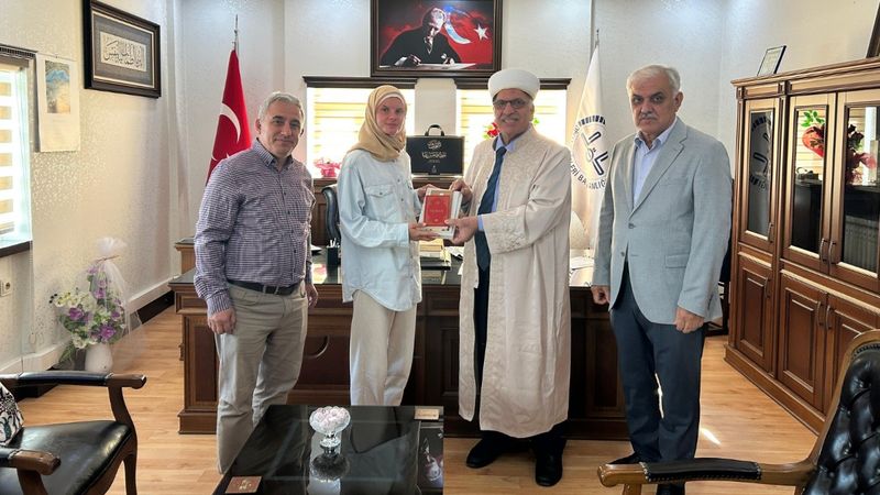 Antalya'ya tatile gelen Polonyalı gazeteci Müslüman oldu