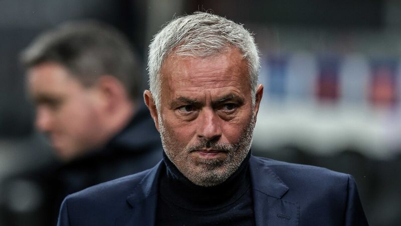 Jose Mourinho, UEFA Şampiyonlar Ligi'nde hakeme isyan etti