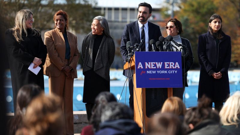 Zohran Mamdani, A Takımı'nı tanıttı: Tamamı kadınlardan oluşuyor