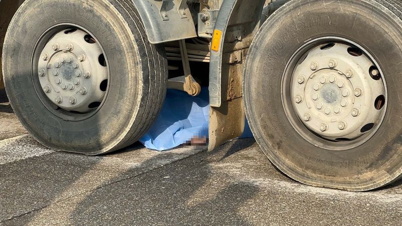 İzmir'de beton mikserinin çarptığı yaşlı kadın hayatını kaybetti