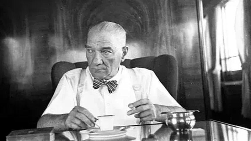 Atatürk neden vefat etti, hastalığı neydi? Konulan teşhisler...