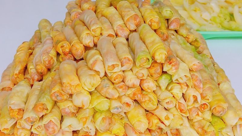 Bu lahana ne etli, ne zeytinyağlı! İçine turşu sarılıyor...