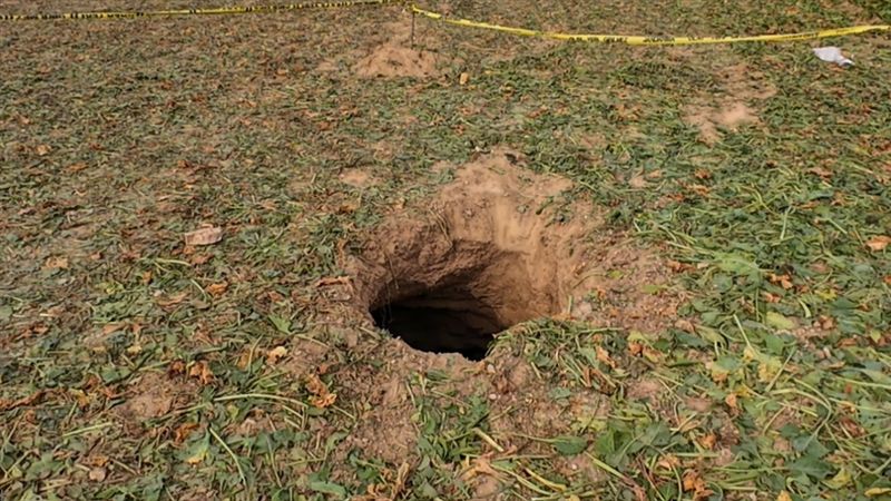 Aksaray'da pancar tarlasında yeni obruk oluştu