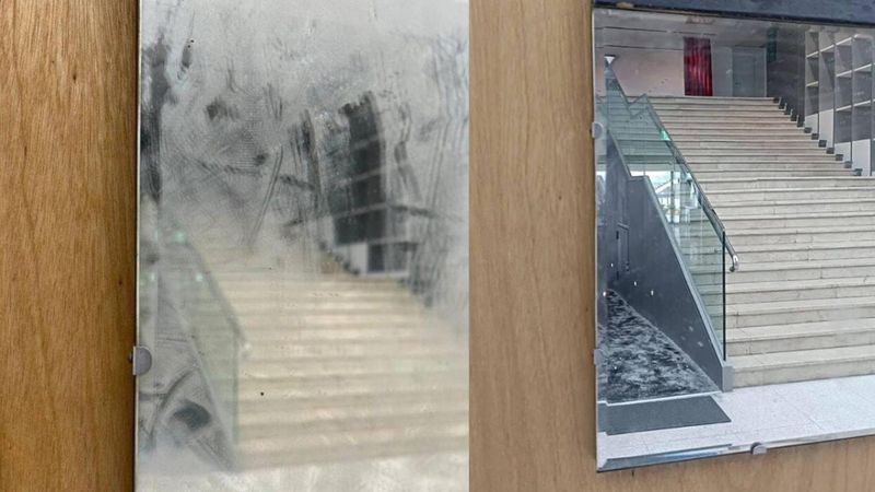 Tayvan’da temizlik görevlisi sanat eserini 'kirli ayna' sanıp sildi