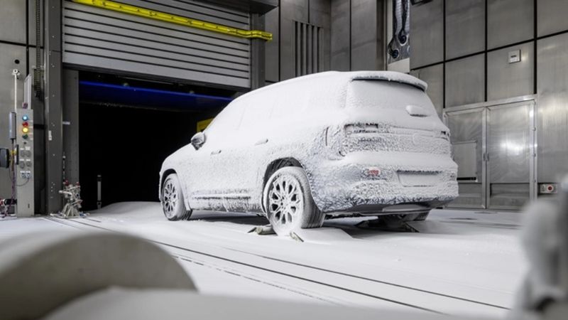 Yeni Mercedes GLB'nin ilk ipucu görüntüleri yayınlandı