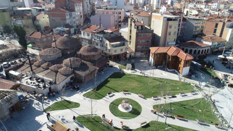 AK Parti’den Zağnos Paşa Meydanı tepkisi: Balıkesir’in hafızasına dokundurtmayız