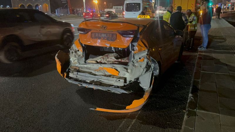 Ankara’da 5 araç birbirine girdi