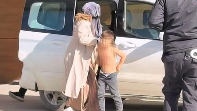 Bursa'da üzerine kaynar su bulunan çaydanlık devrilen çocuk yaralandı