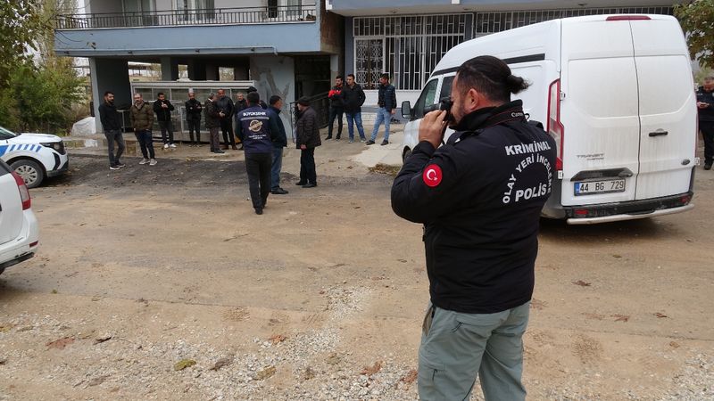 Malatya'da 13 yaşındaki bir çocuk, evde hareketsiz halde bulundu