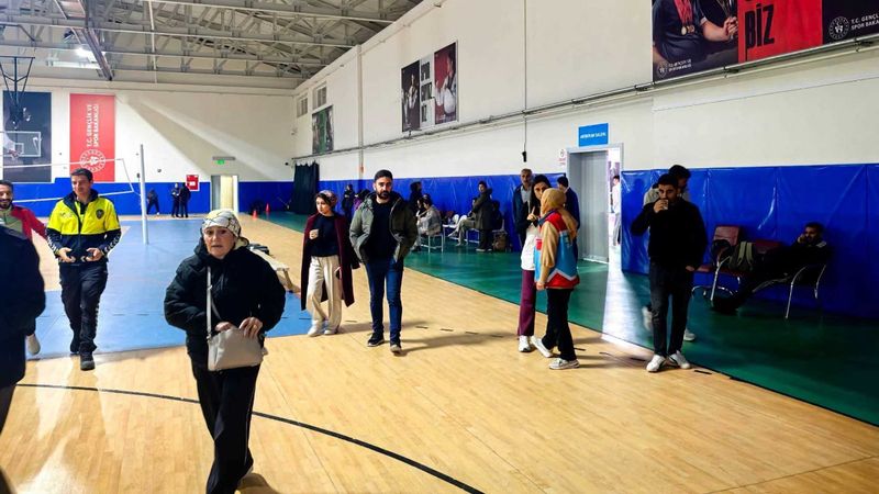 Malatya'da kar nedeniyle 33 kişi mahsur kaldı