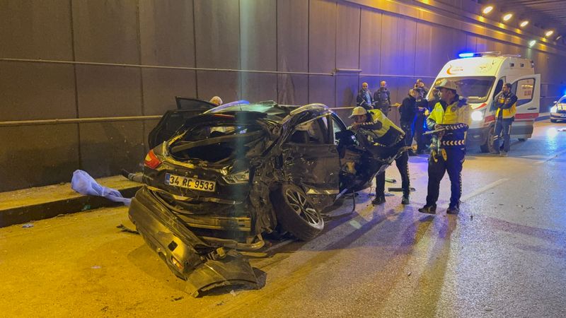 Adana'da cip, hafif ticari araçla çarpıştı: 2 ölü 1 yaralı