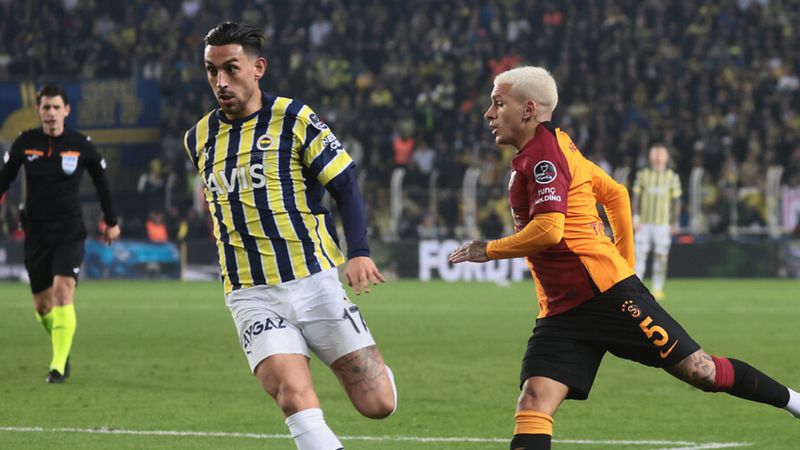 İrfan Can Kahveci ile Lucas Torreira takipleşmeye başladı