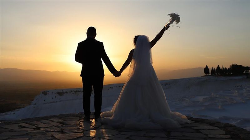 Yargıtay, düğün fotoğraflarını müşterilerine gösteren fotoğrafçıya mahkumiyet kararı verdi