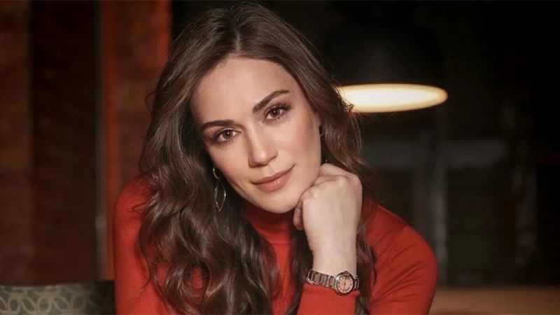 Özge Borak ilk kez tesettüre girdi! Takipçileri 